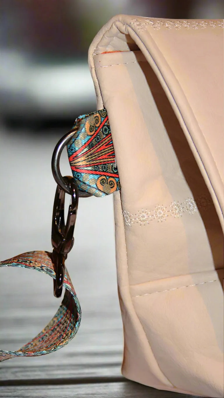Handtasche aus Pinatex, beige, Detailansicht