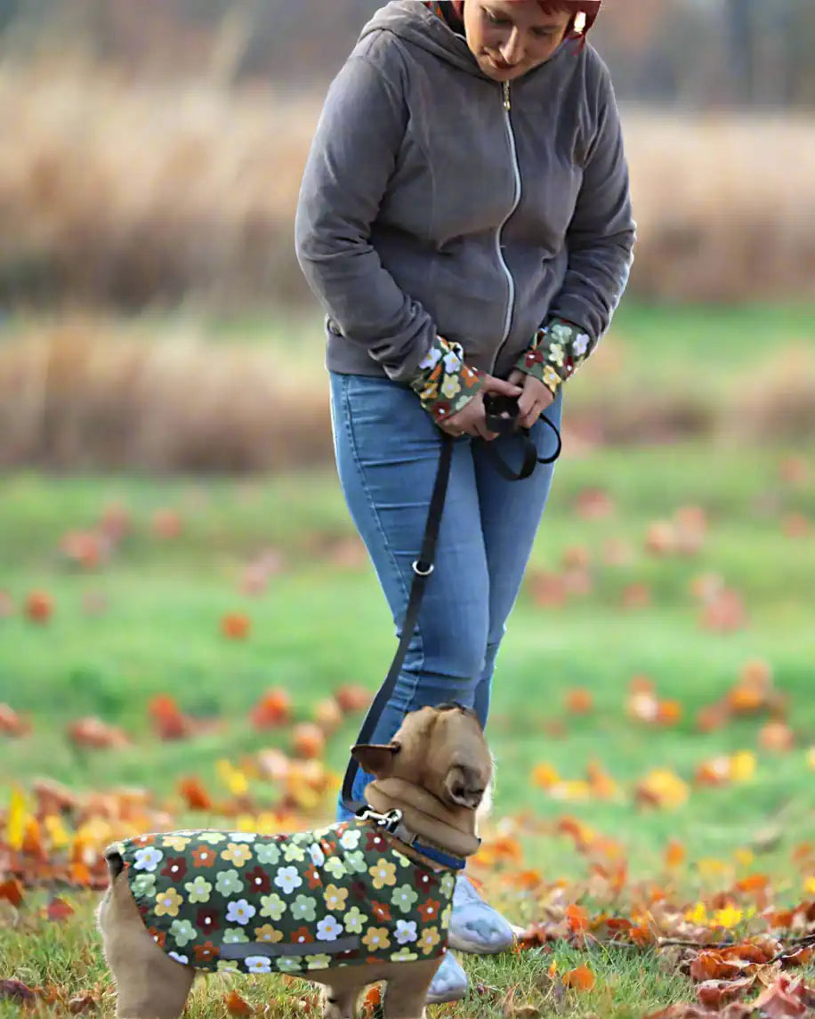 Kapuzenjacke und Hundemantel Blumen