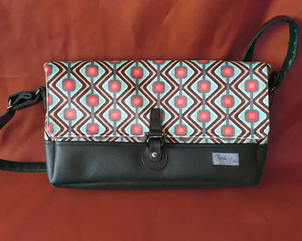Handtasche aus Samt im Retromuster