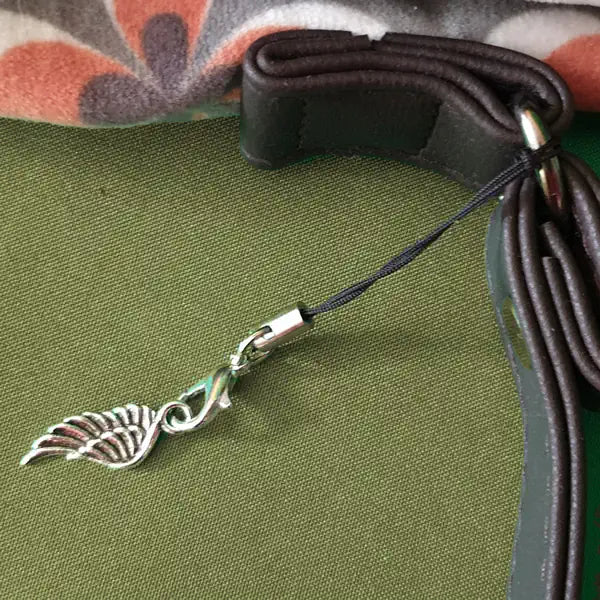 Tasche Samt Detail Anhänger